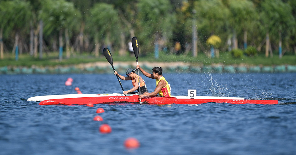 SUP battle | surfboard or kayak?